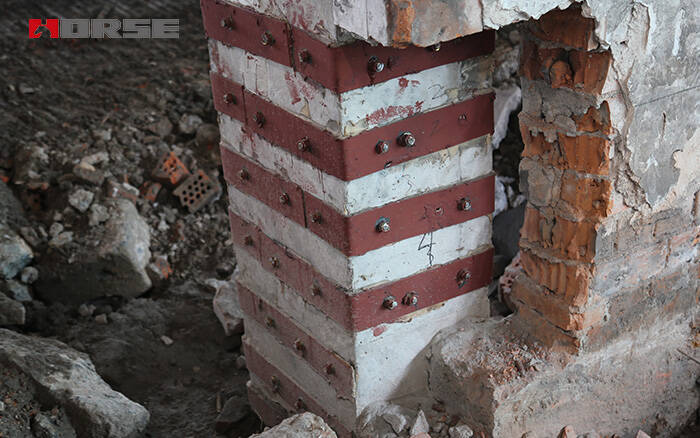 Reinforcement method of brick concrete structure Reinforcement method of brick concrete structure