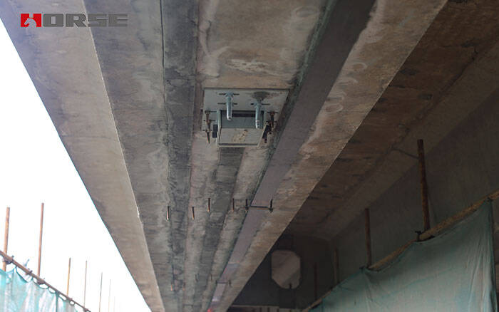 Prestressed FRP laminate reinforcement Prestressed FRP laminate reinforcement
