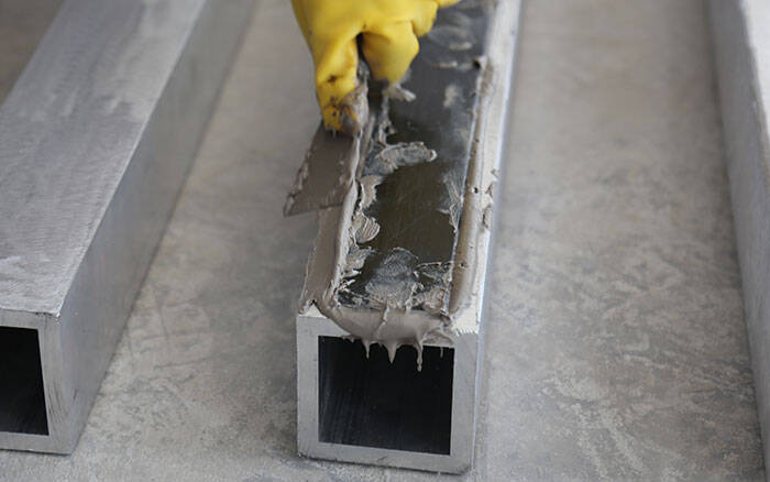 RC beams strengthened with FRP laminates RC beams strengthened with FRP laminates