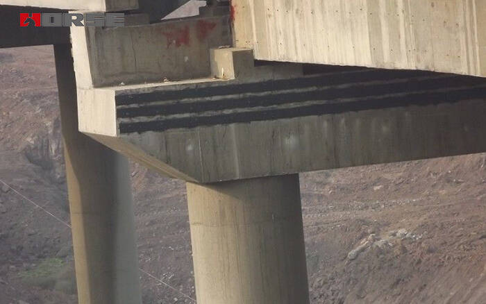 Rehabilitation of concrete highway bridges with CFRP composites Rehabilitation of concrete highway bridges with CFRP composites