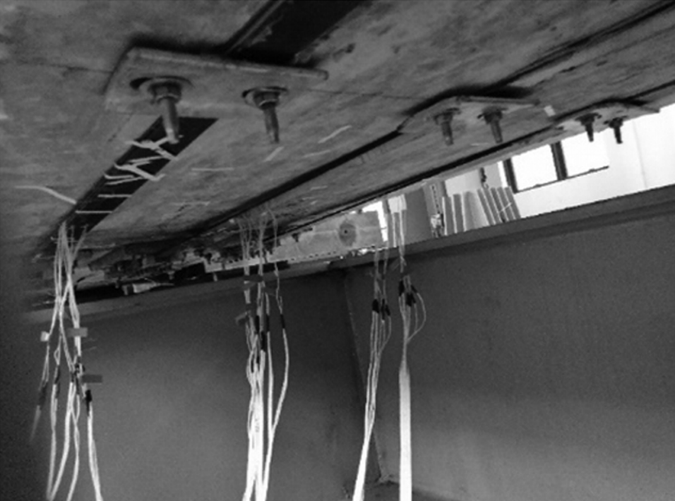 Prestressed carbon fiber laminate strip reinforcement Prestressed carbon fiber laminate strip reinforcement