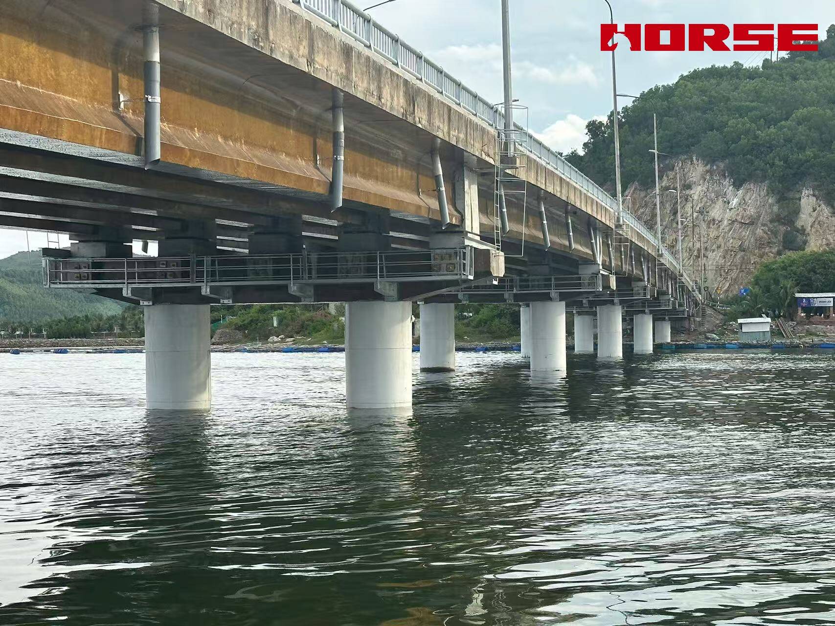 FRP Pile Jakcets For Underwater Concrete Marine Pile Repair And Reinforcement FRP Pile Jakcets For Underwater Concrete Marine Pile Repair And Reinforcement