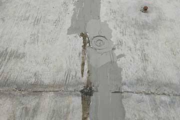 concrete crack repair 